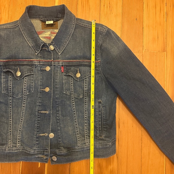 Levi's (soft!) denim jean jacket Tucker w/ Aztec Tribal embroidery size L Large - Picture 7 of 8